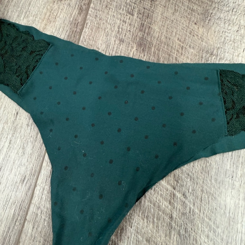 VS Dark Green Polka Dot Thong‎ - Picture 2 of 8